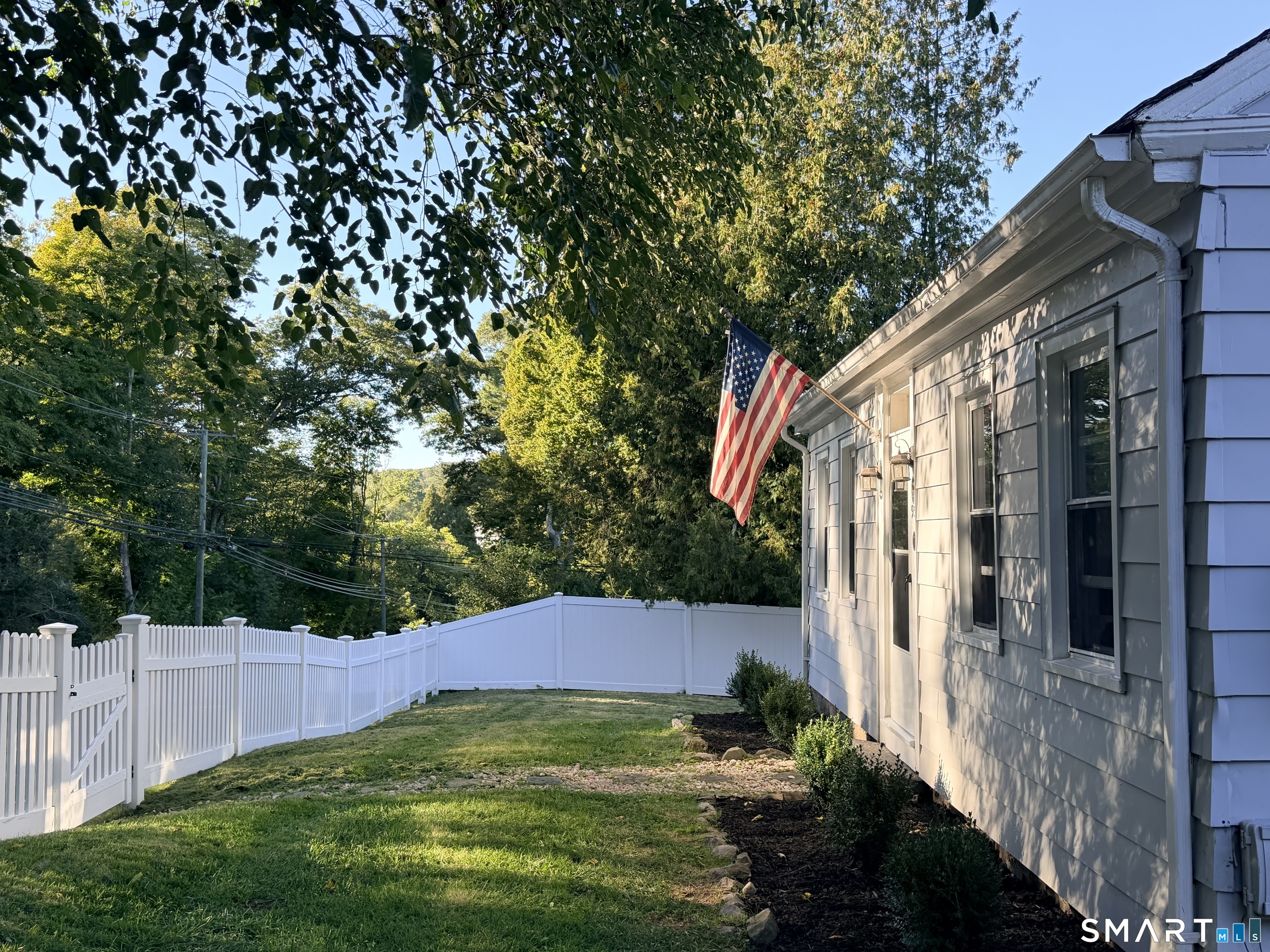 95 Old Norwich Road Waterford, CT 06375 - Photo 3 of 22 Gallery Image 3