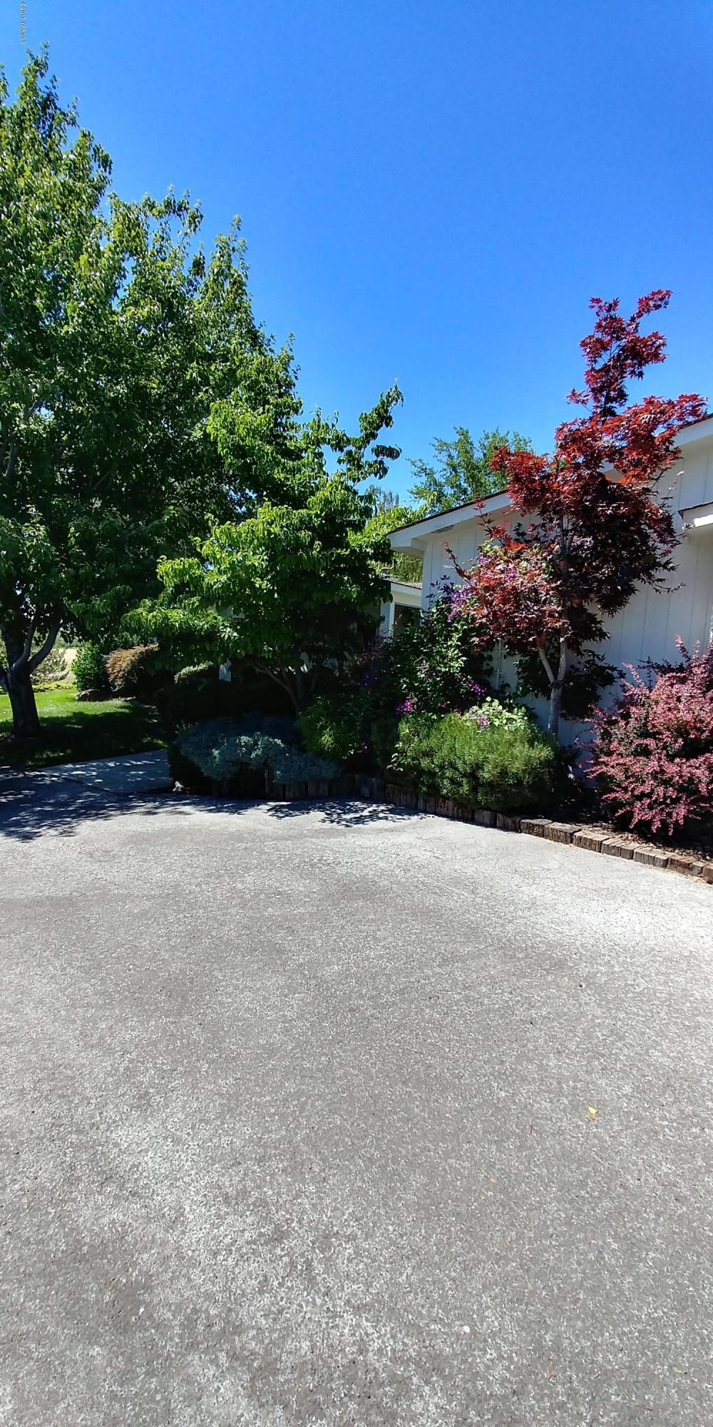 14971 Summitview Ext Road Yakima, WA 98908 - Photo 2 of 7 a picture of a field