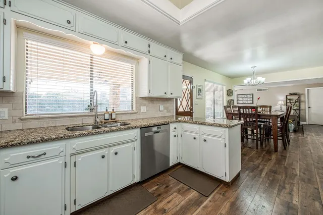 $564,900 | 1557 West Warner Avenue, Fresno, CA 93711