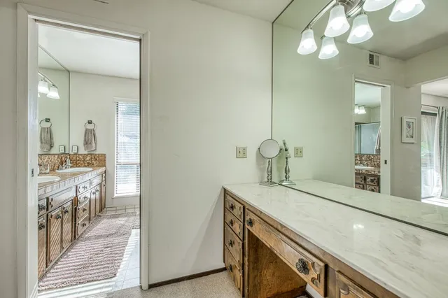 $564,900 | 1557 West Warner Avenue, Fresno, CA 93711