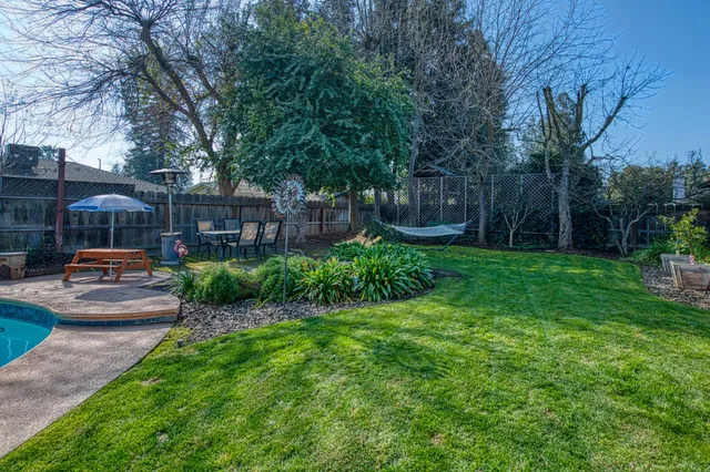 $564,900 | 1557 West Warner Avenue, Fresno, CA 93711