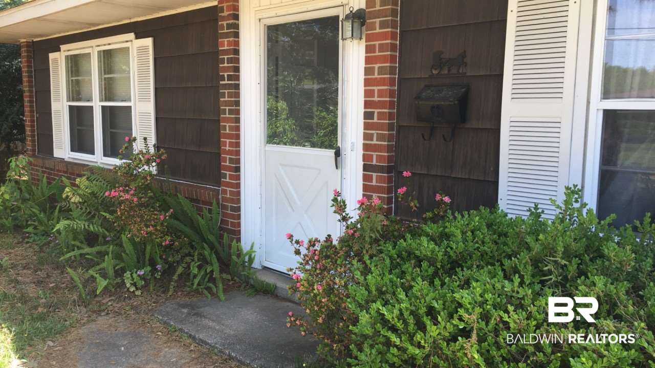 654 Grand Boulevard Mobile, AL 36611 - Photo 3 of 26