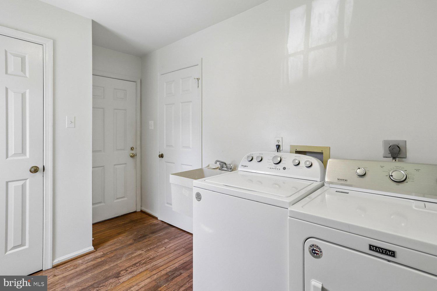 903 Ridge Drive McLean, VA 22101 - Photo 24 of 46 Main level laundry room