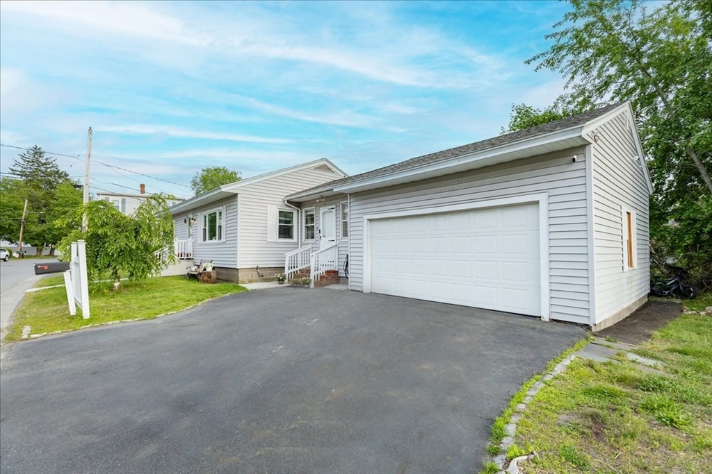 5 Meriline Avenue Methuen, MA 01844 - Photo 3 of 28
