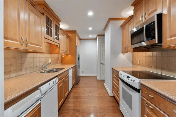 $3,875 | 6335 West Northwest Highway, Unit 614, Dallas, TX 75225