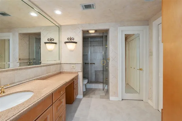 $3,875 | 6335 West Northwest Highway, Unit 614, Dallas, TX 75225