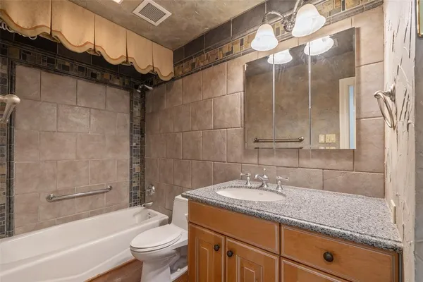 $3,875 | 6335 West Northwest Highway, Unit 614, Dallas, TX 75225