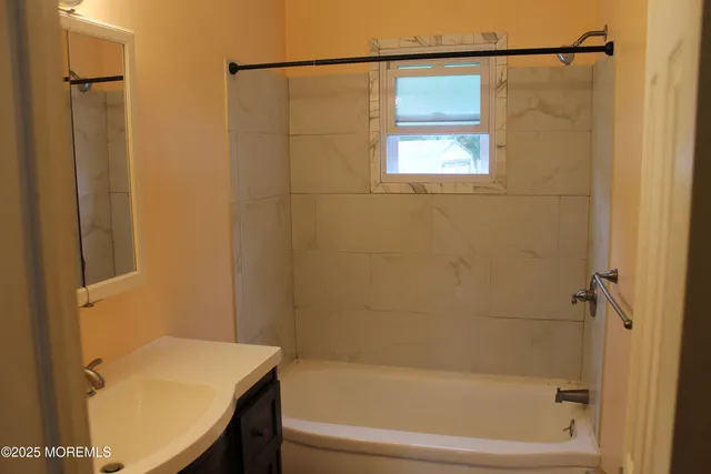 $525,000 | 11 Lammers Street, Hazlet, NJ 07730