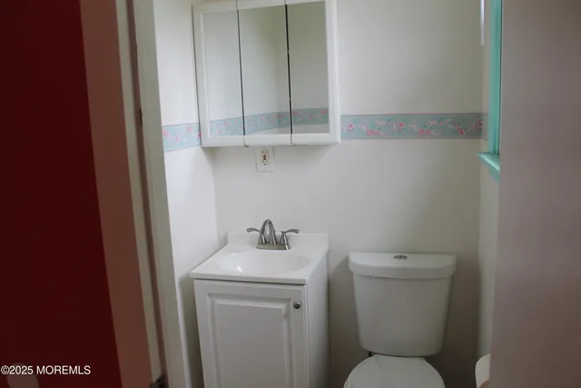 $525,000 | 11 Lammers Street, Hazlet, NJ 07730