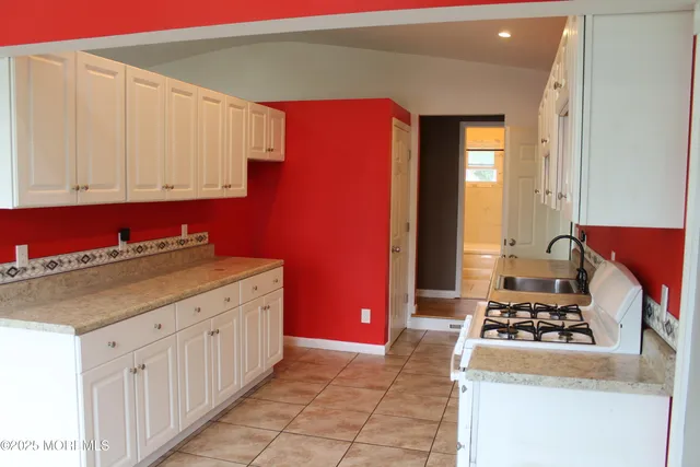 $525,000 | 11 Lammers Street, Hazlet, NJ 07730