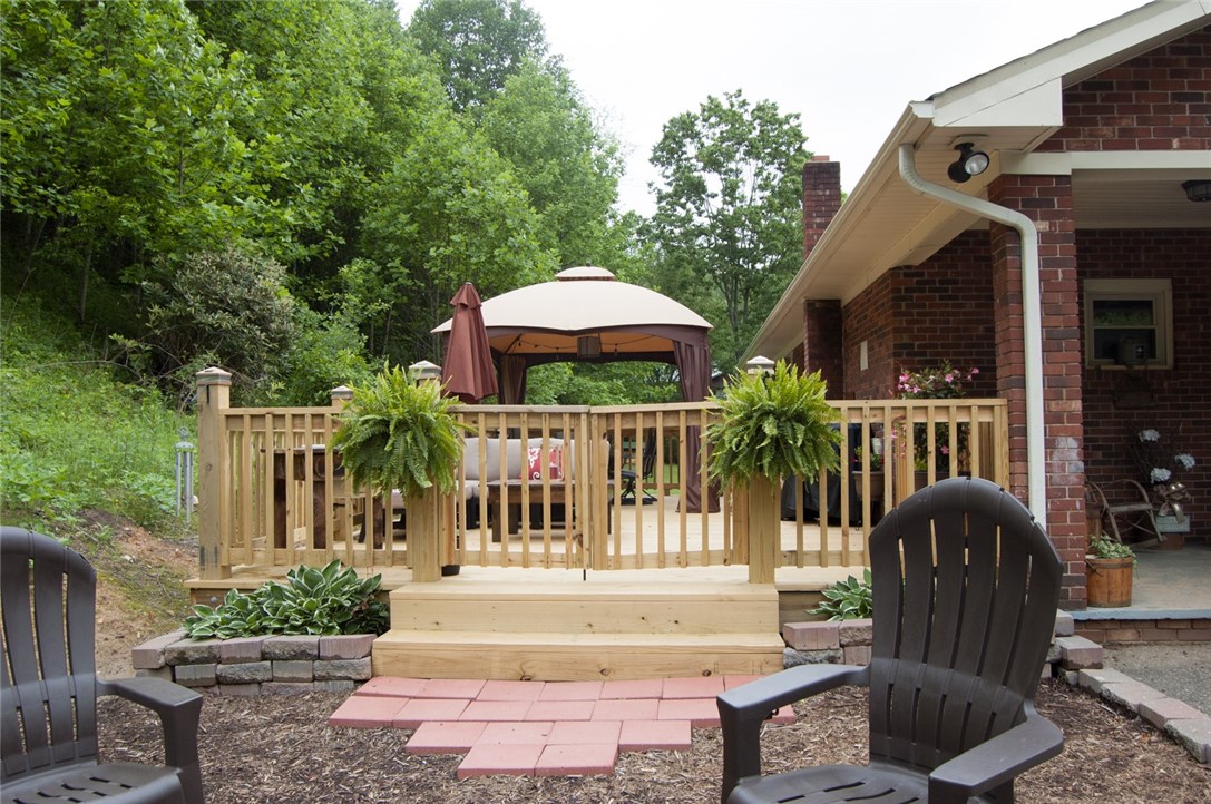 158 Colt Creek Road Lansing, NC 28643 - Photo 4 of 22