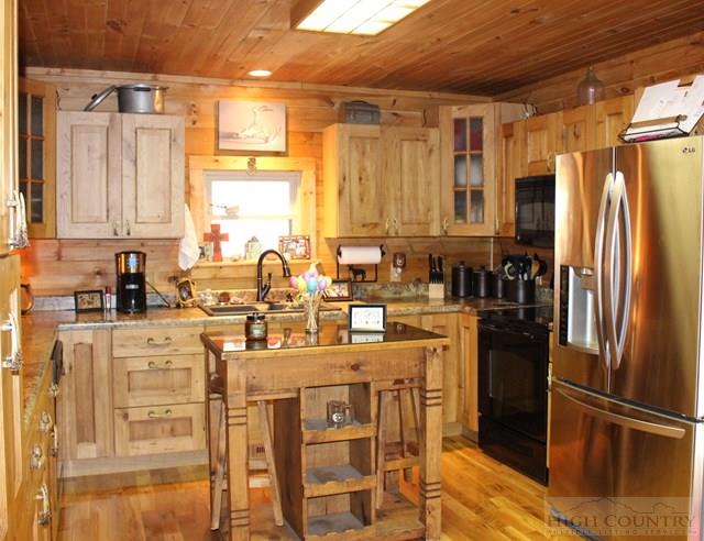 158 Colt Creek Road Lansing, NC 28643 - Photo 10 of 22