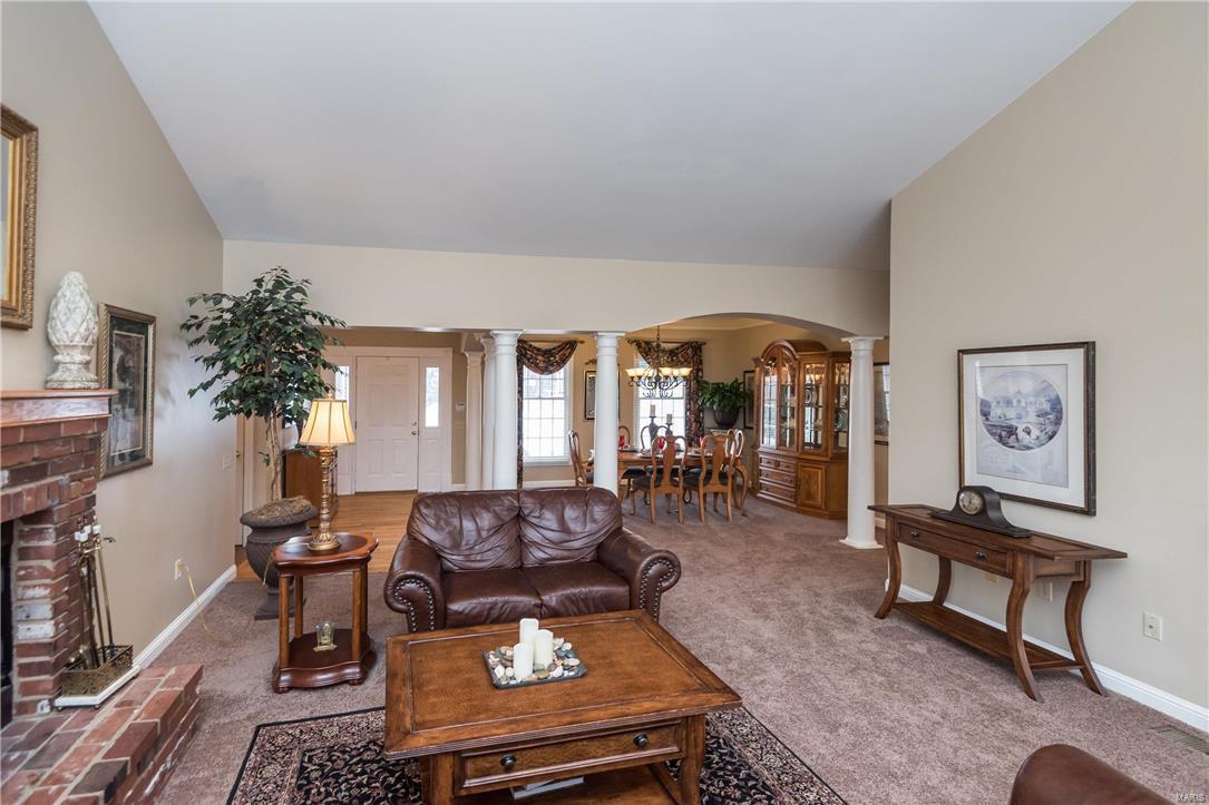 1505 Dietrich Ridge Drive Ballwin, MO 63021 - Photo 9 of 49 Gallery Image 9