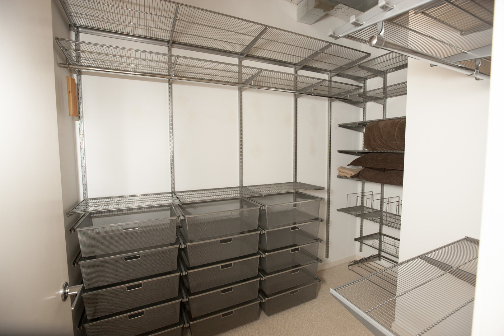 807 Davis Street, Unit 505 Evanston, IL 60201 - Photo 13 of 17 a room with storage and utility