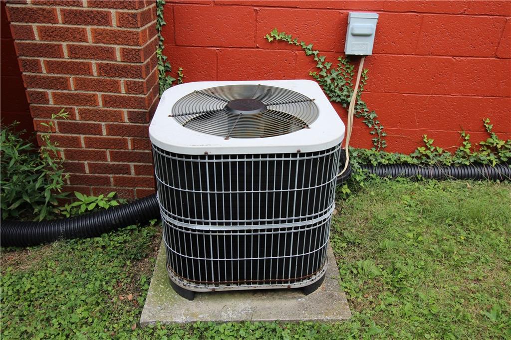 10109 Pearl Road Pittsburgh, PA 15235 - Photo 22 of 23 Central AC unit will help cool those hot summer days.