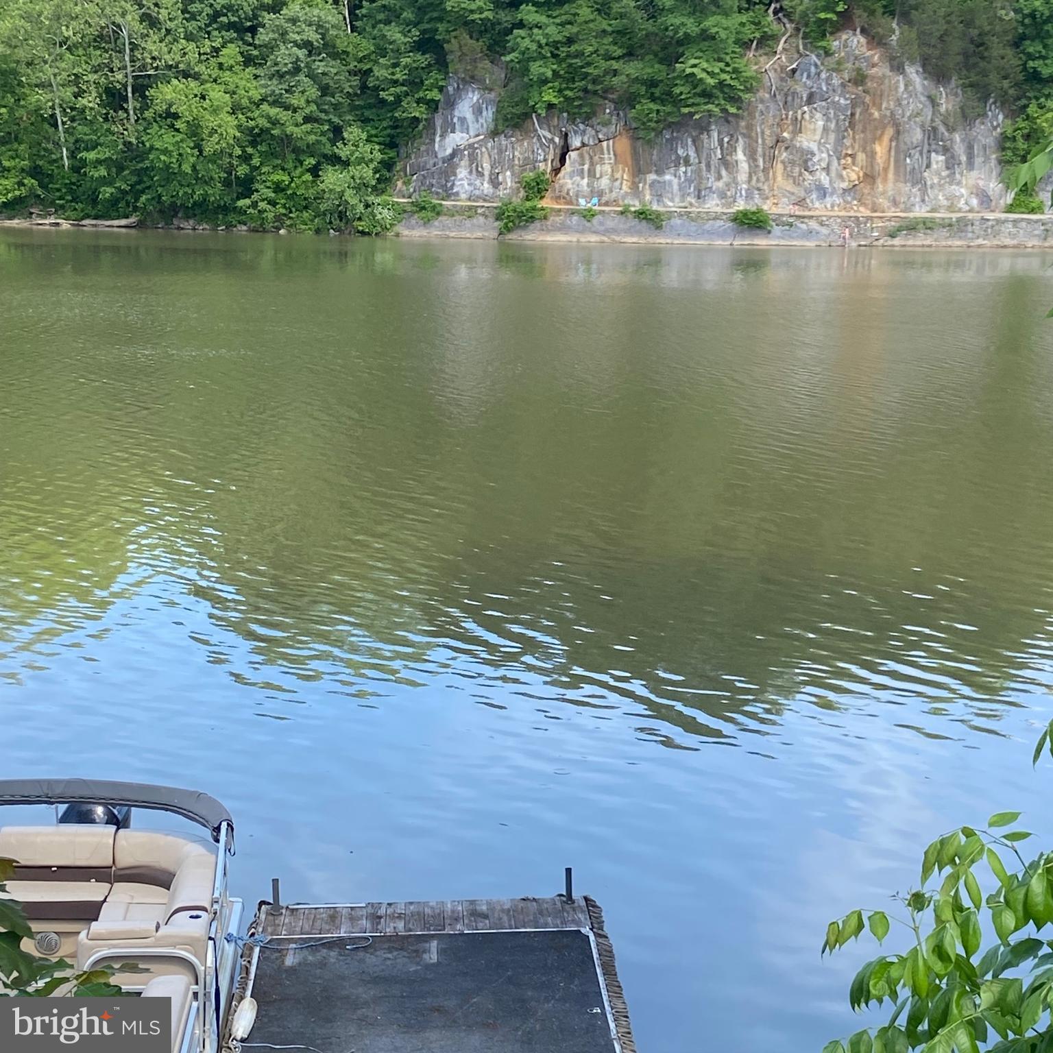 42 Boo Boo Boulevard Falling Waters, WV 25419 - Photo 7 of 24