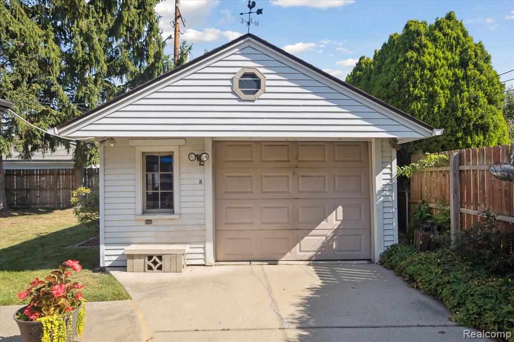 15224 Champaign Road Allen Park, MI 48101 - Photo 45 of 46 Gallery Image 45