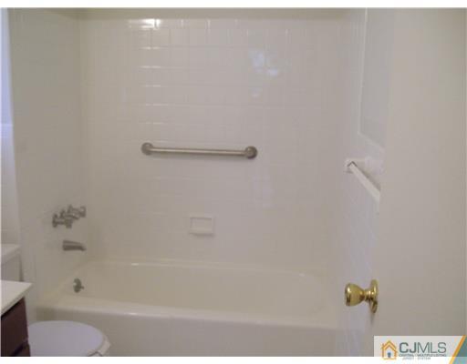 183 Evergreen Road, Unit 6 Edison, NJ 08837 - Photo 13 of 14 Gallery Image 13