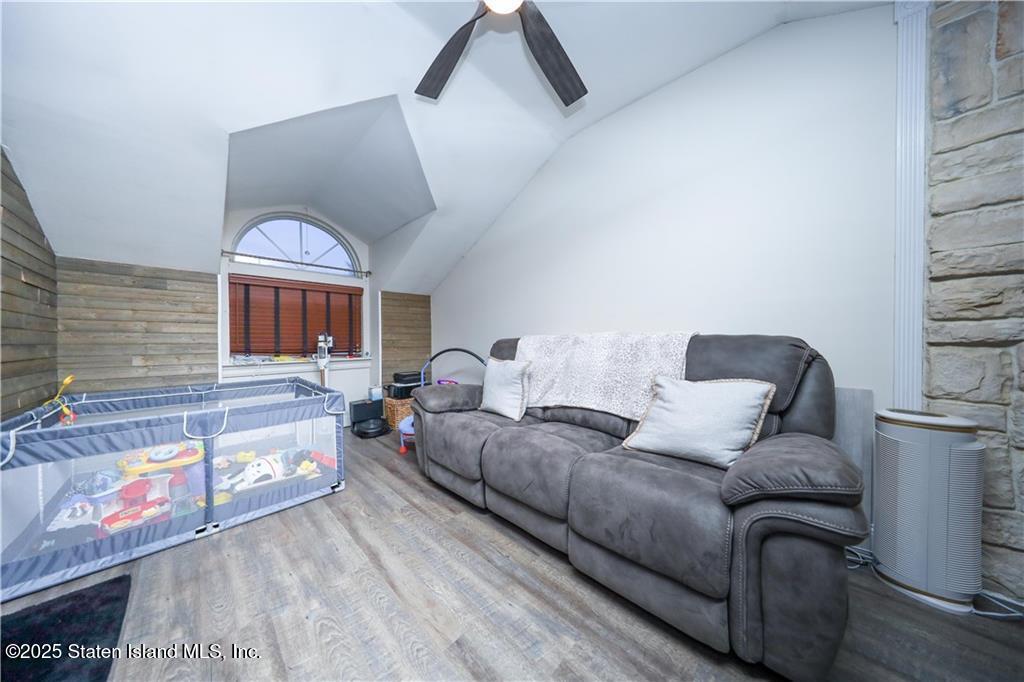 78 Darnell Lane Staten Island, NY 10309 - Photo 15 of 40 GetMedia (24)