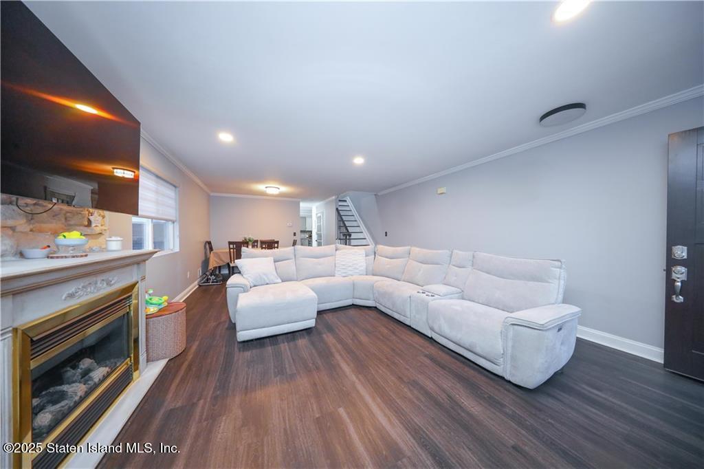 78 Darnell Lane Staten Island, NY 10309 - Photo 5 of 40 GetMedia (34)