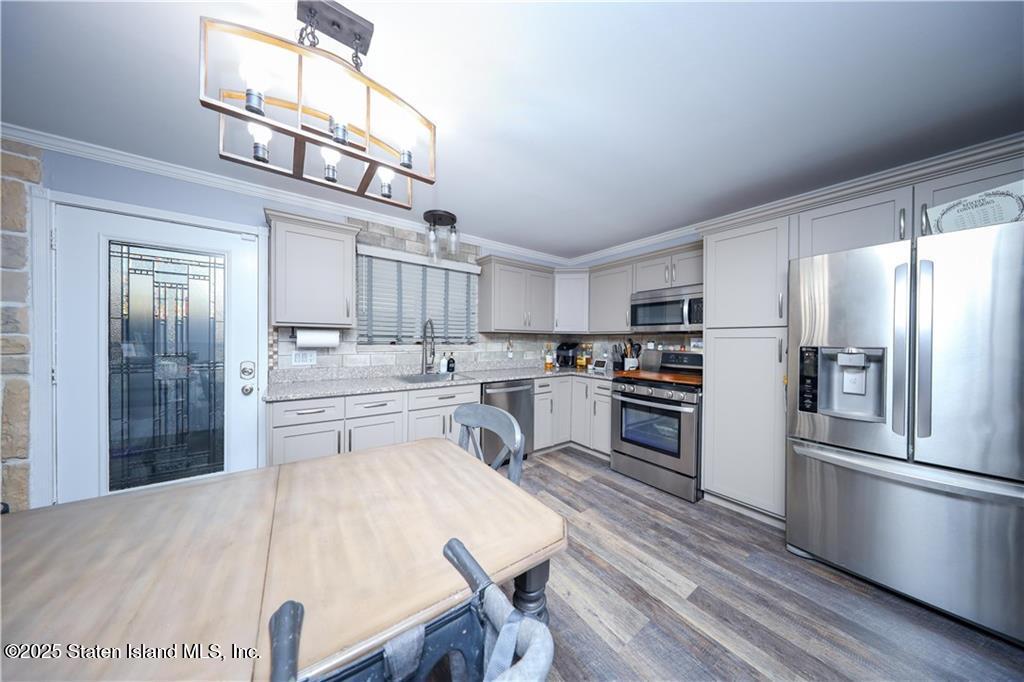 78 Darnell Lane Staten Island, NY 10309 - Photo 8 of 40 GetMedia (31)