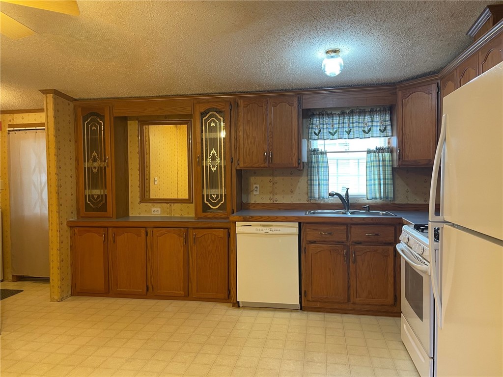 2 Sandra Circle Coventry, RI 02816 - Photo 14 of 31