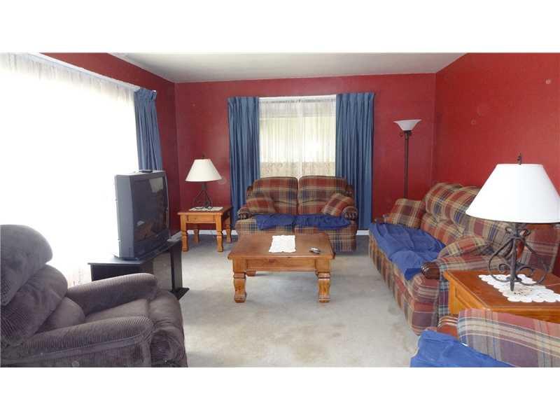 107 Willow Ridge Road Bell Acres, PA 15143 - Photo 6 of 13 Living Room.