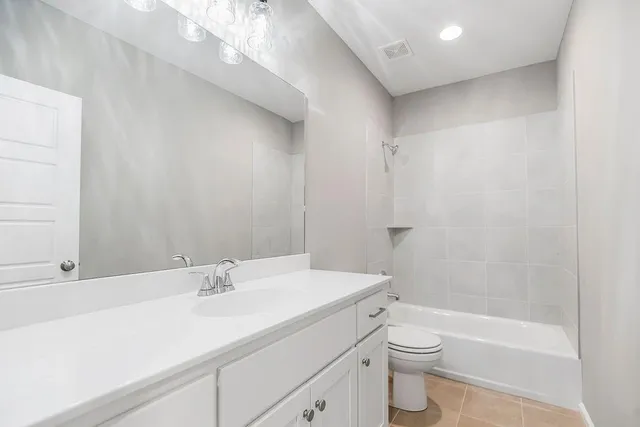 $743,235 | 24625 West 126th Terrace, Olathe, KS 66061