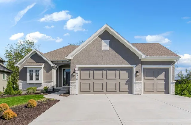 $743,235 | 24625 West 126th Terrace, Olathe, KS 66061