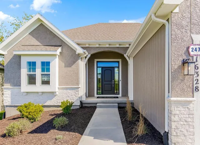 $743,235 | 24625 West 126th Terrace, Olathe, KS 66061