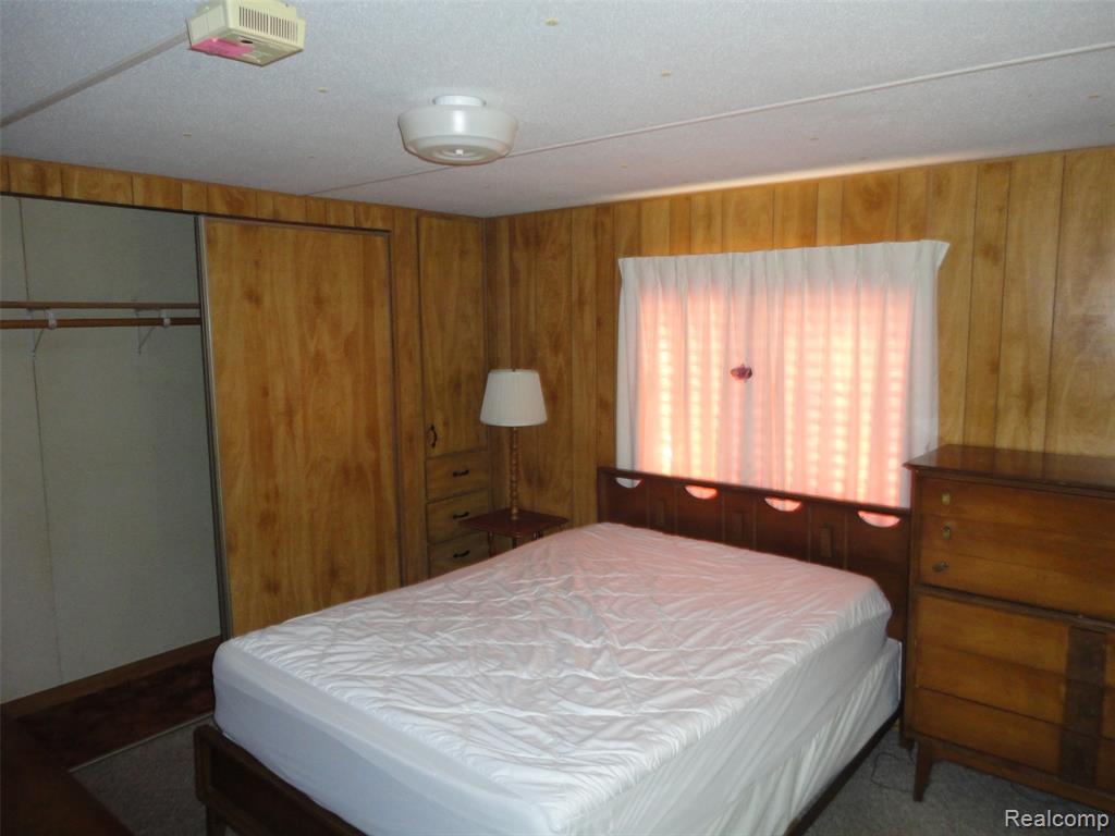 68 Oneida Adrian, MI 49221 - Photo 12 of 24 Gallery Image 12