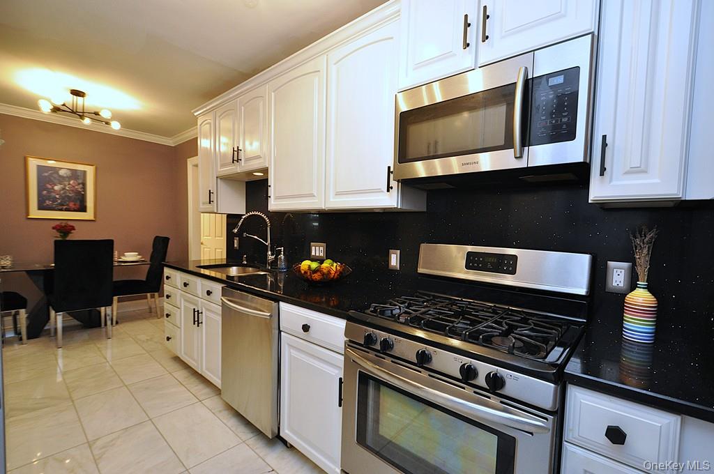 280 Bronxville Road, Unit 4O Bronxville, NY 10708 - Photo 3 of 45