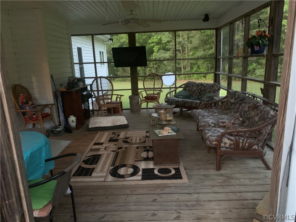 18121 White Oak Road Sutherland, VA 23885 - Photo 18 of 21 Gallery Image 18