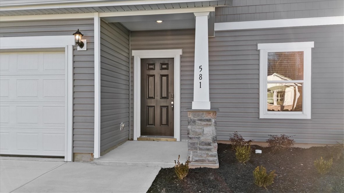 581 Cozy Blf Road Spartanburg, SC 29301 - Photo 2 of 27