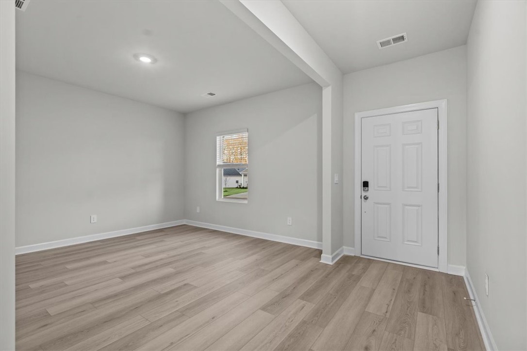 581 Cozy Blf Road Spartanburg, SC 29301 - Photo 3 of 27