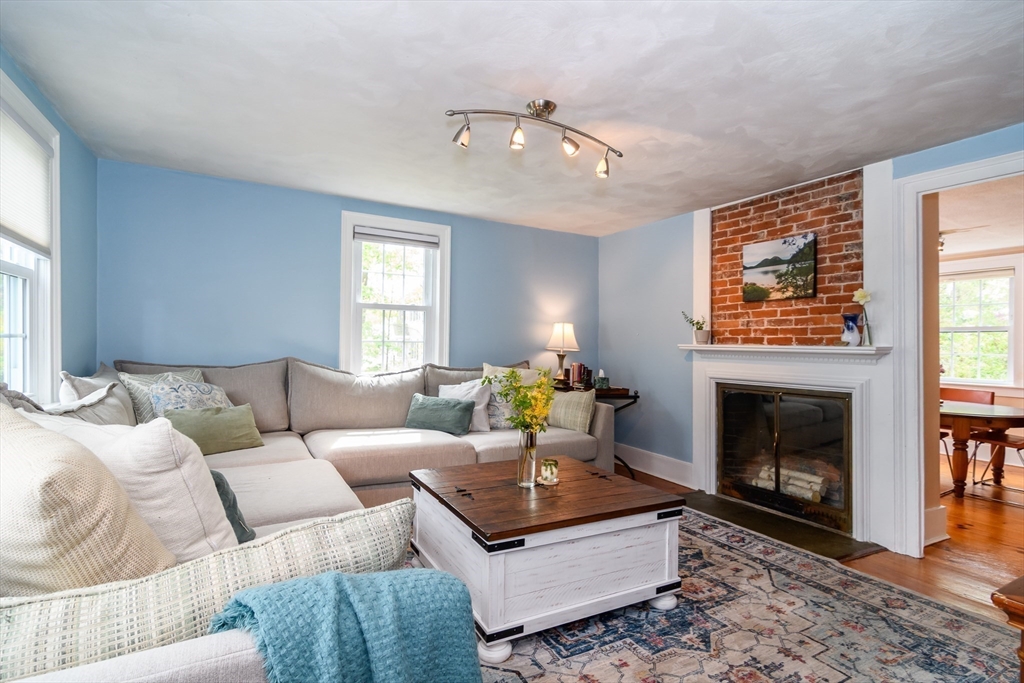 288 Bacon Street Natick, MA 01760 - Photo 4 of 39