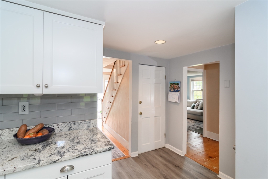 288 Bacon Street Natick, MA 01760 - Photo 8 of 39