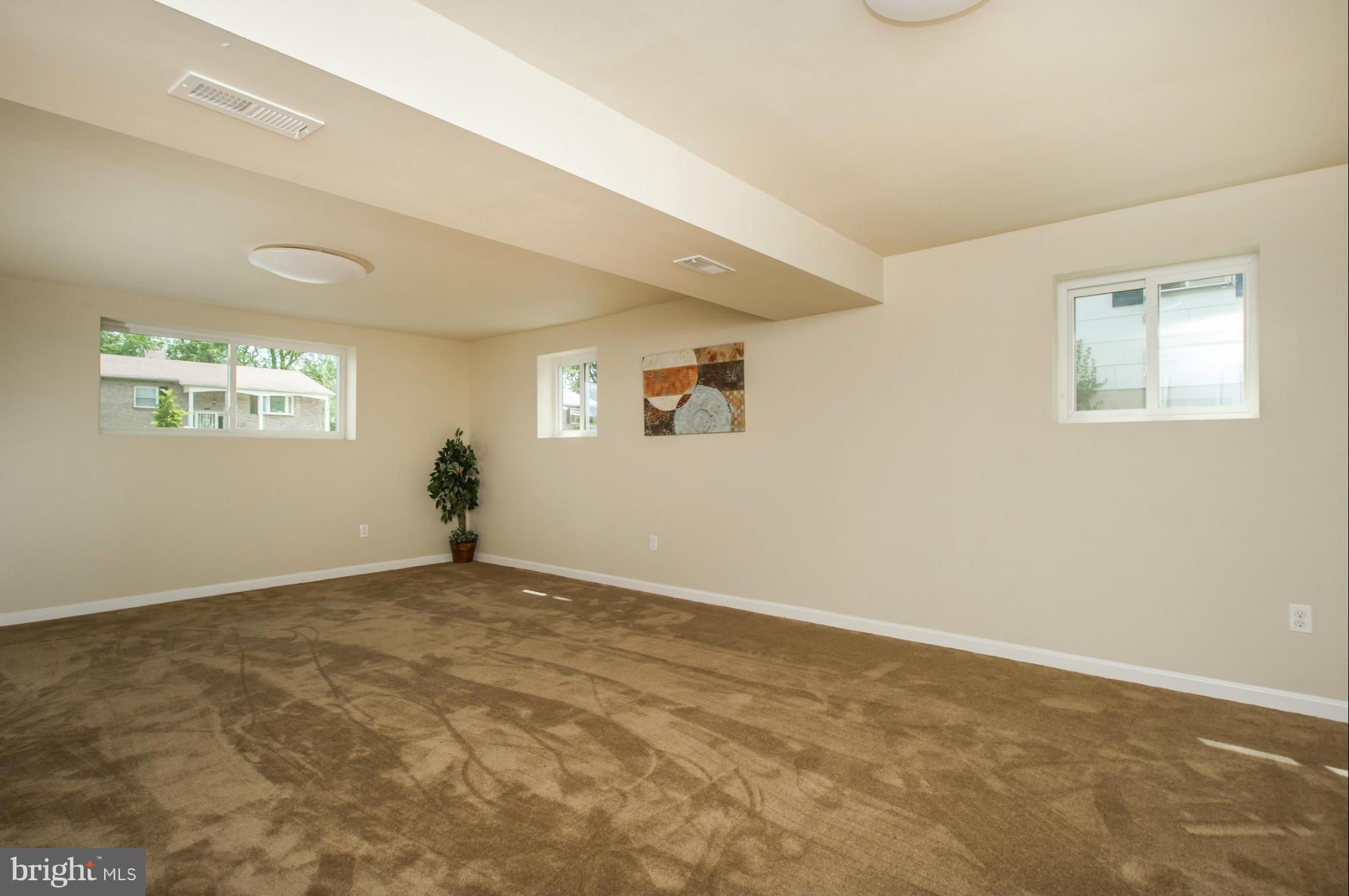 6719 Brompton Road Baltimore, MD 21207 - Photo 18 of 30 Family Room