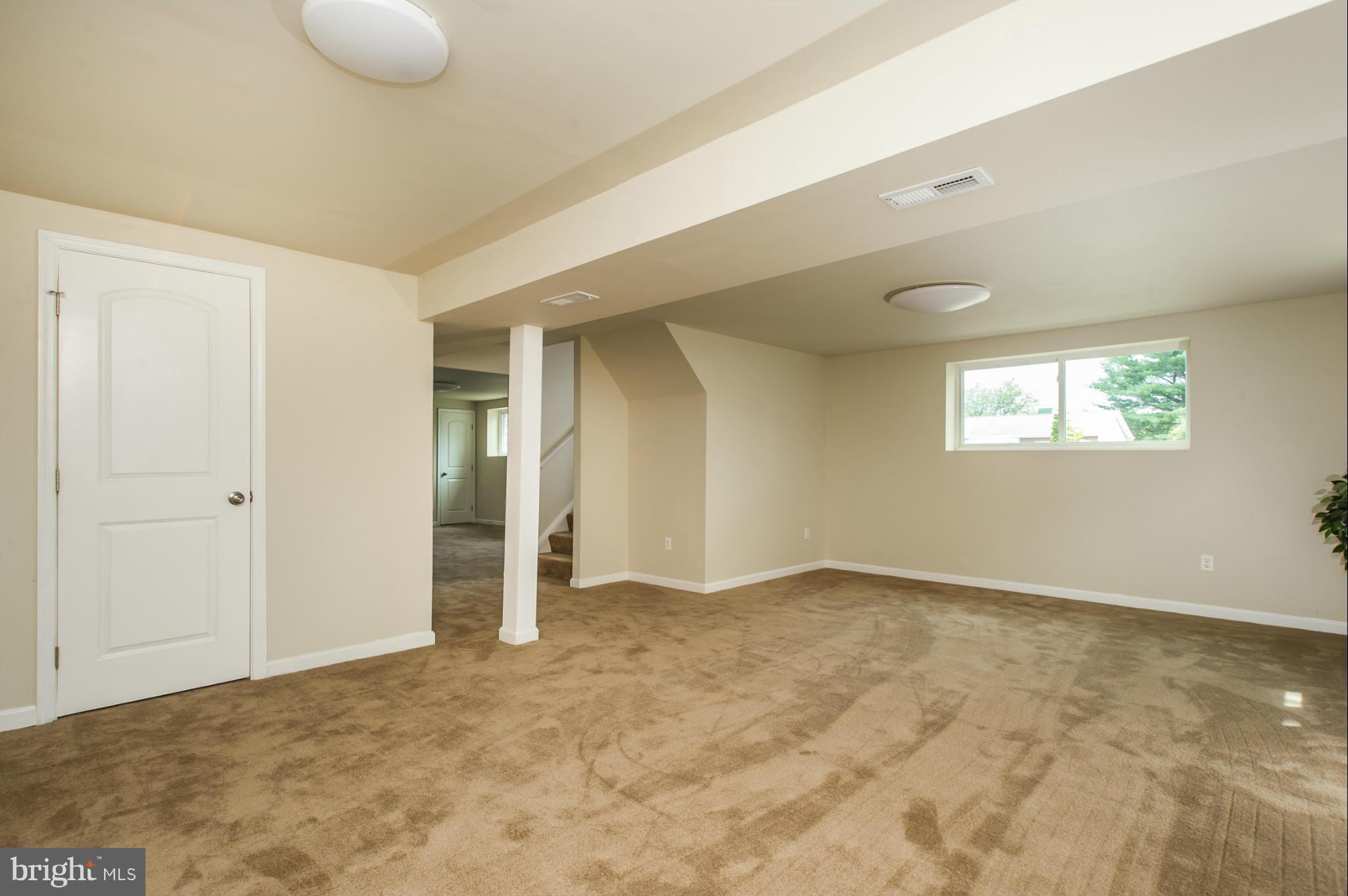 6719 Brompton Road Baltimore, MD 21207 - Photo 20 of 30 Family Room