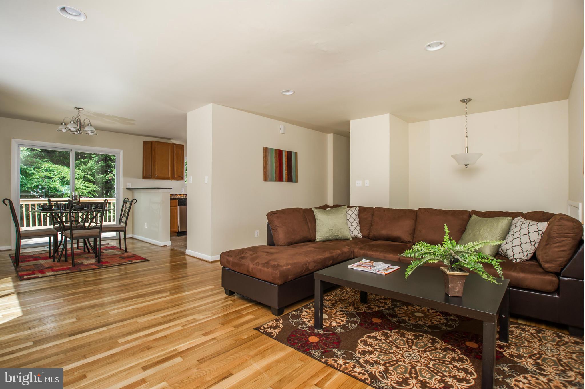 6719 Brompton Road Baltimore, MD 21207 - Photo 3 of 30 Living Room