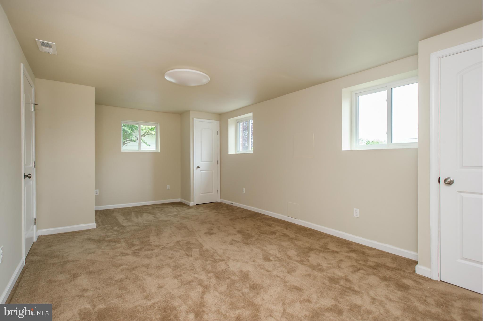 6719 Brompton Road Baltimore, MD 21207 - Photo 22 of 30 Family Room