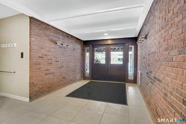 $349,900 | 799 Prospect Avenue, Unit A5, West Hartford, CT 06105