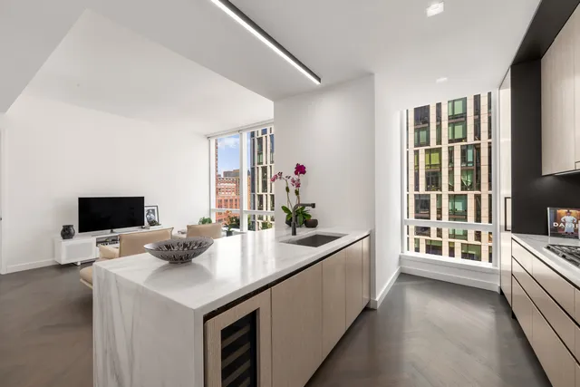 $2,845,000 | 111 Murray Street, Unit 10A | TriBeCa