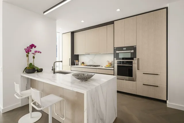 $2,845,000 | 111 Murray Street, Unit 10A | TriBeCa