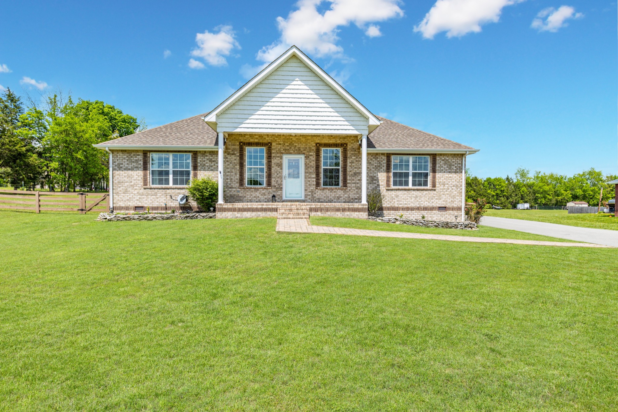 10410 Canoe Branch Road Castalian Springs, TN 37031 - Photo 1 of 59 Gallery Image 1