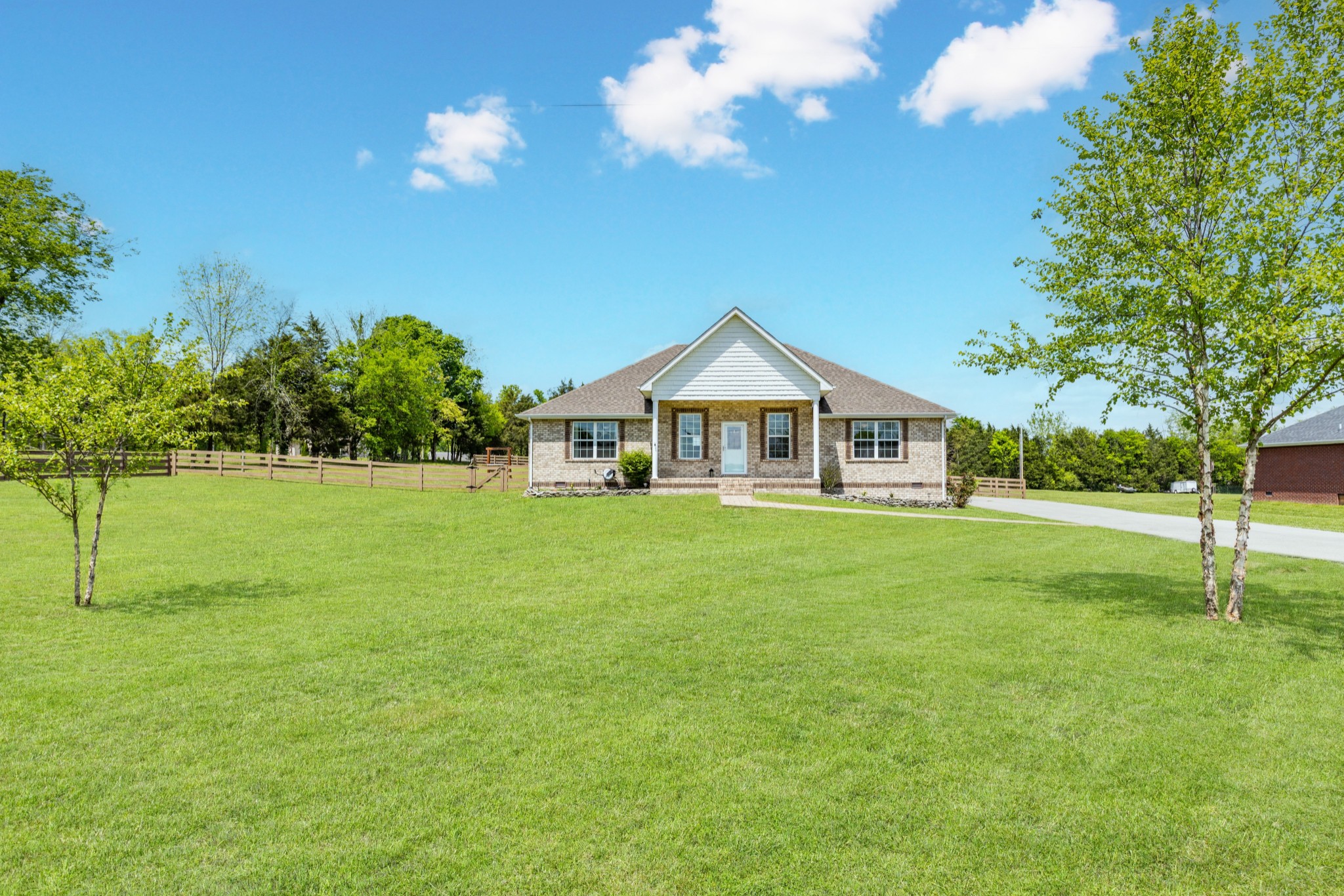 10410 Canoe Branch Road Castalian Springs, TN 37031 - Photo 2 of 59 Gallery Image 2