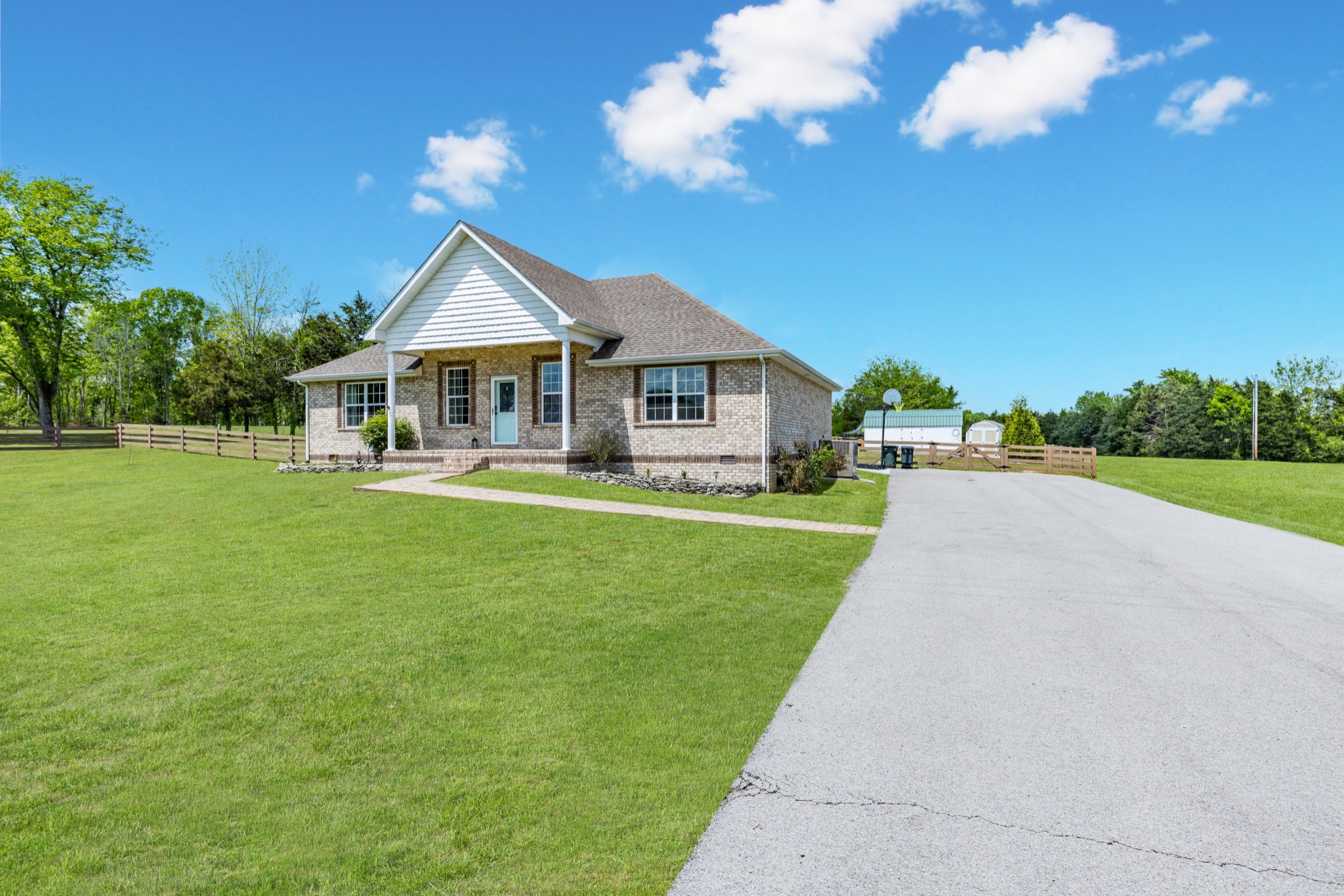 10410 Canoe Branch Road Castalian Springs, TN 37031 - Photo 3 of 59 Gallery Image 3