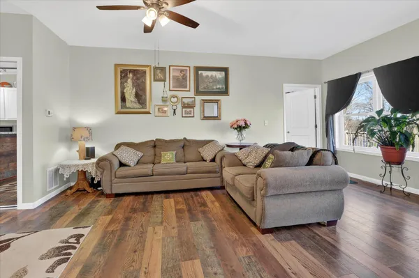 $625,000 | 23536 Forest Shores Drive, Cassopolis, MI 49031