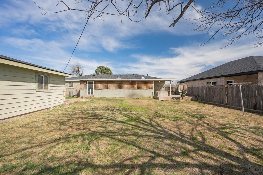 4102 Crockett Street Amarillo, TX 79110 - Photo 17 of 22 backyard 1