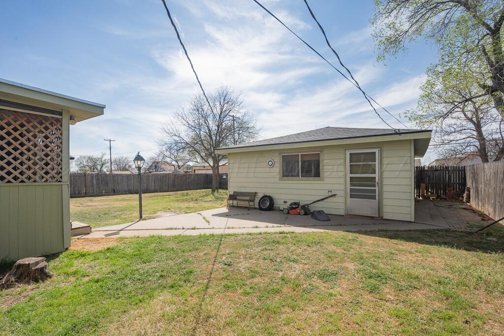 4102 Crockett Street Amarillo, TX 79110 - Photo 20 of 22 backyard 4